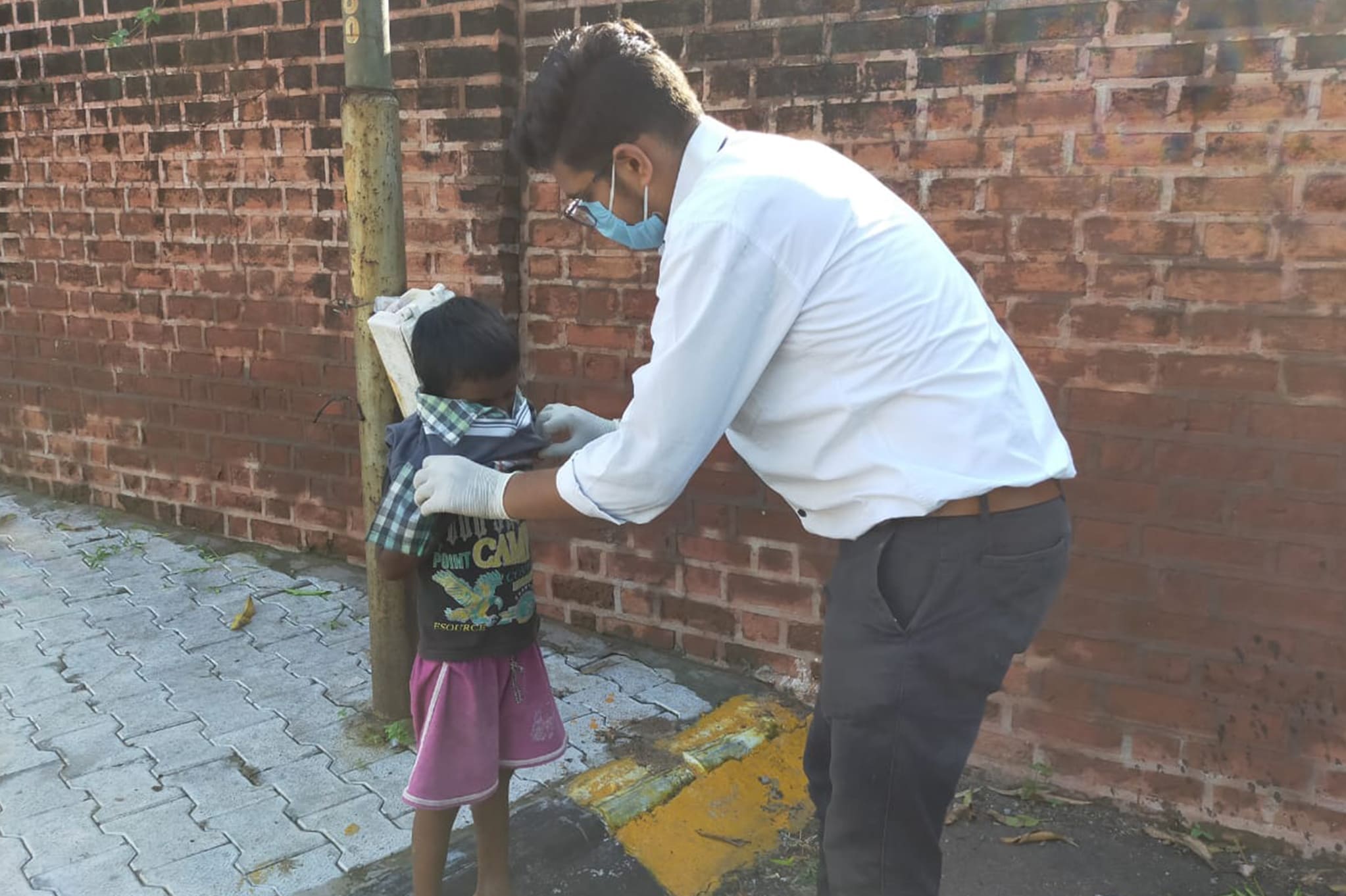 Clothes distribution